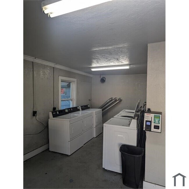 Photo - 13039 Market St