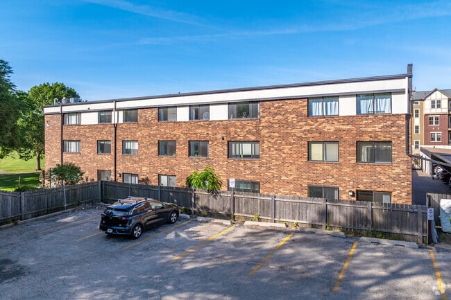 Wingra West Apartments