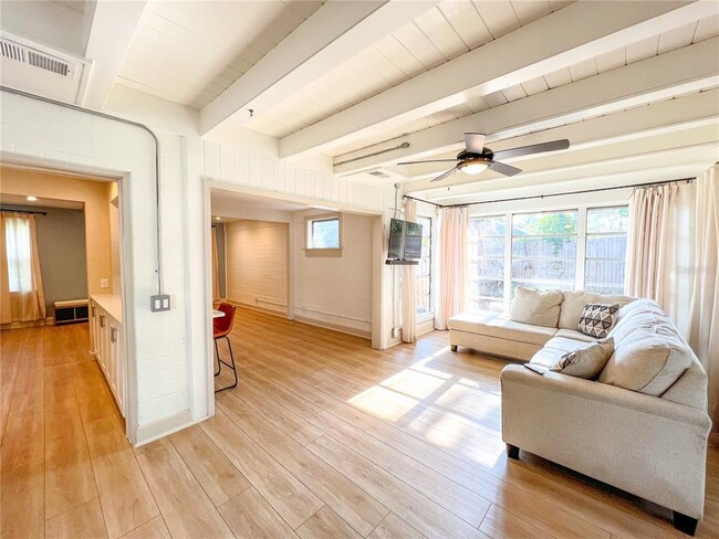 Photo - 215 NW 16th Ave