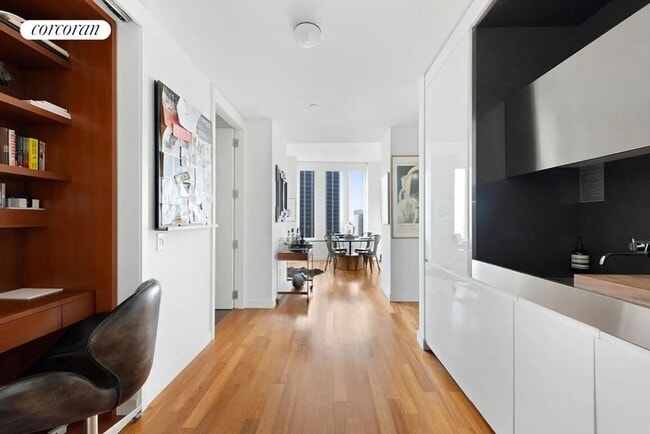 Photo - 15 S William St