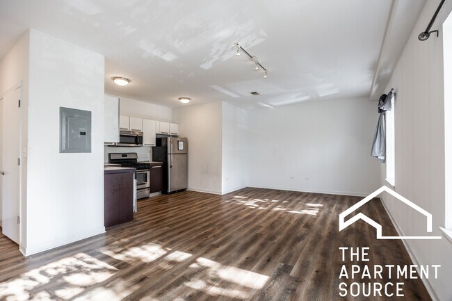 Photo - 1545 W Glenlake Ave Unit 2D