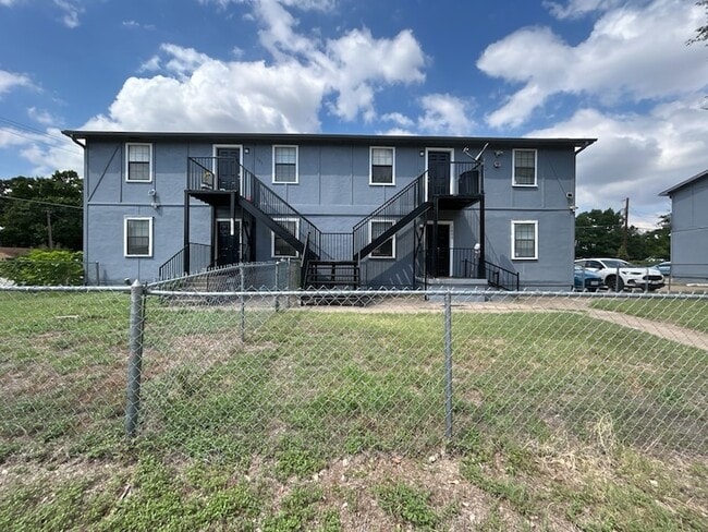 Building Photo - 1611 Voirin Rd Rental