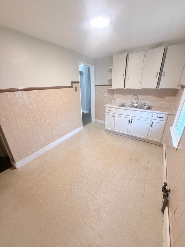 Building Photo - 3626 Dudley Ave