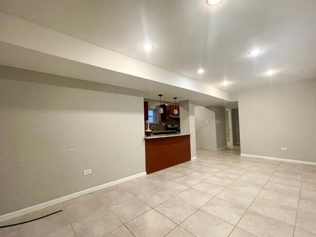 Photo - 3021 W Diversey Ave Unit G