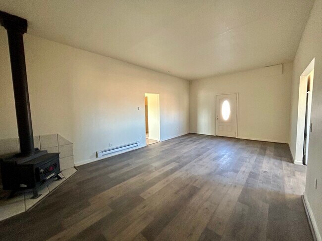 Photo - 904 Dresslerville Rd