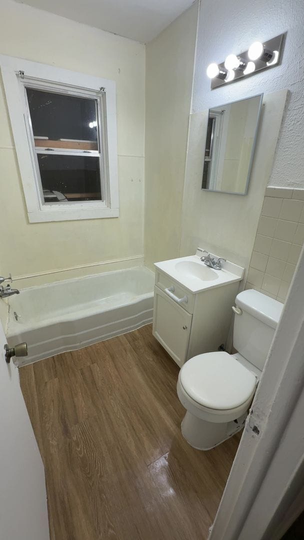 Photo - Cozy home with large backyard!