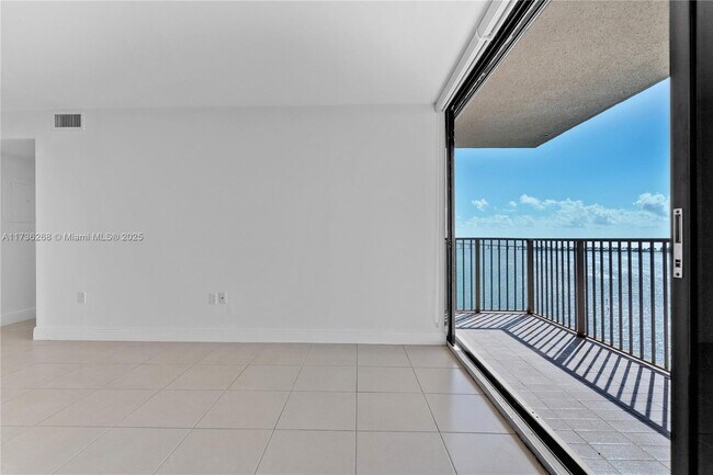 Photo - 1450 Brickell Bay Dr