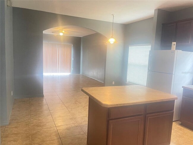 Photo - 1927 Ribbon Falls Pkwy