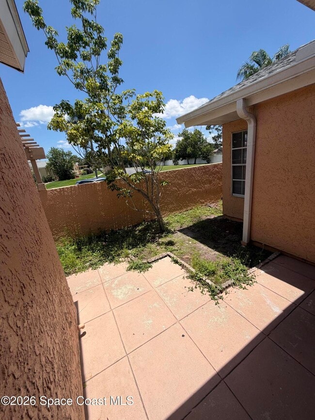 Photo - 1440 Malibu Cir NE