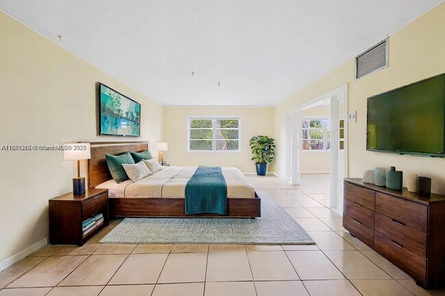 Photo - 124 NE 19th Ct Unidad 114B