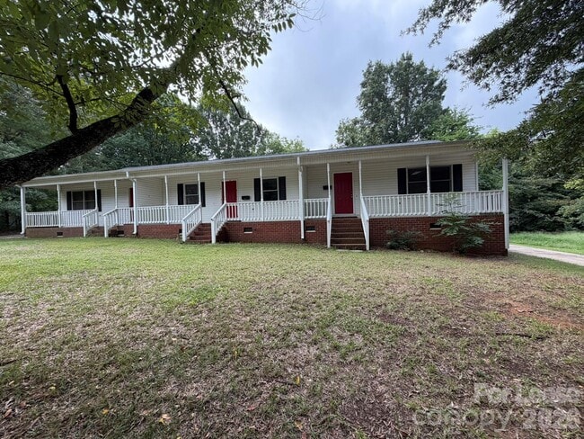 Building Photo - 640 Pee Dee Ave