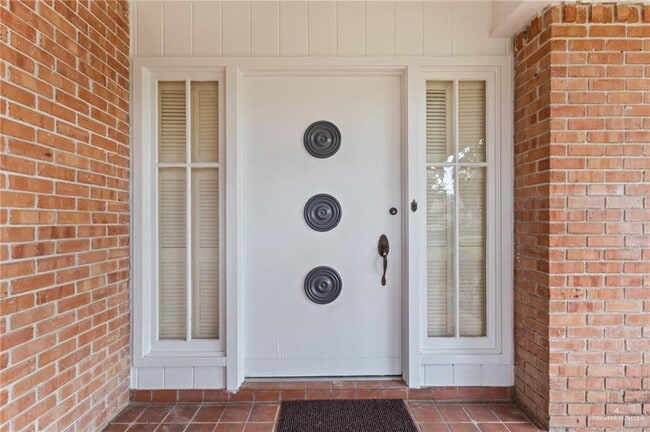 Photo - 28 W Austin Blvd