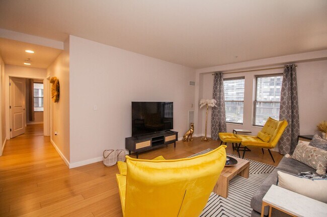 Photo - Luxury 2-Bed, 2-Bath Apartment – All Utili...