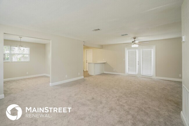 Photo - 583 Madeira Dr