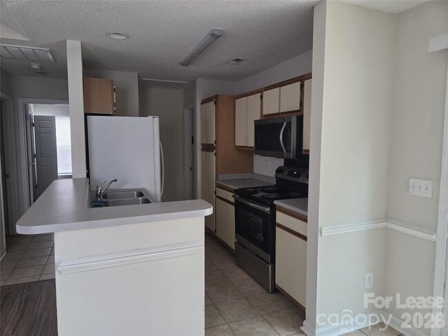 Photo - 121 Foxglove Dr