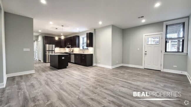 Building Photo - 3 bedroom in EVANSTON IL 60202 Unit 2 Rental