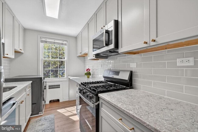 Photo - 106 N George Mason Dr Unit 4