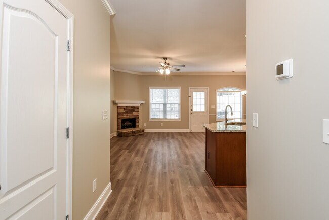 Photo - 242 Derby Ct