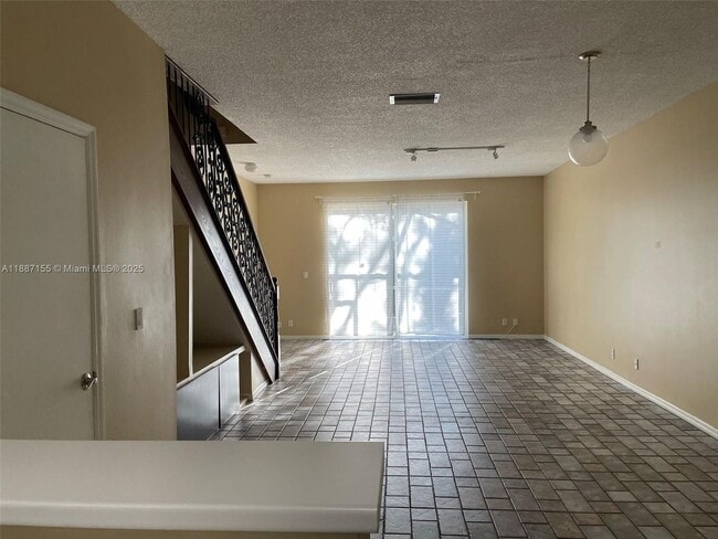 Photo - 2040 Pompeii Ct