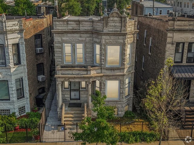 Building Photo - 3220 W Polk St Unit 2 Rental