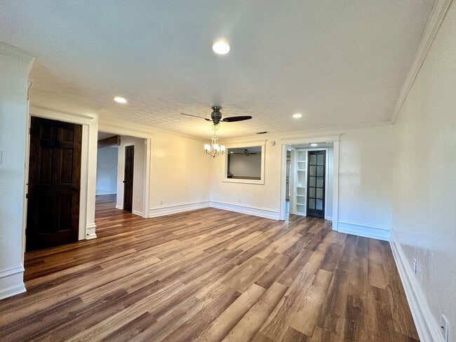 Photo - 5719 Fairview Dr
