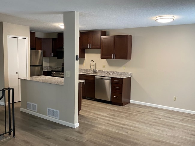 Imagen de WhatsApp 2025-12-02 a las 12.54.02 AM.jpeg - Court Place Townhomes