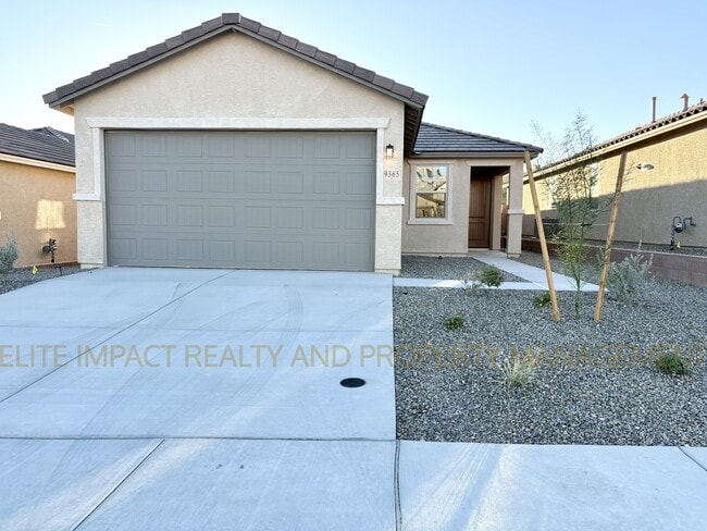 Building Photo - 9365 N Peridot Vis Ave