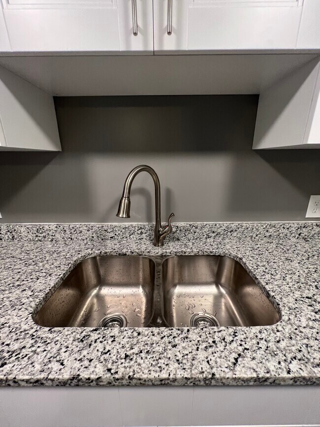 Photo - 4 Rexford Dr