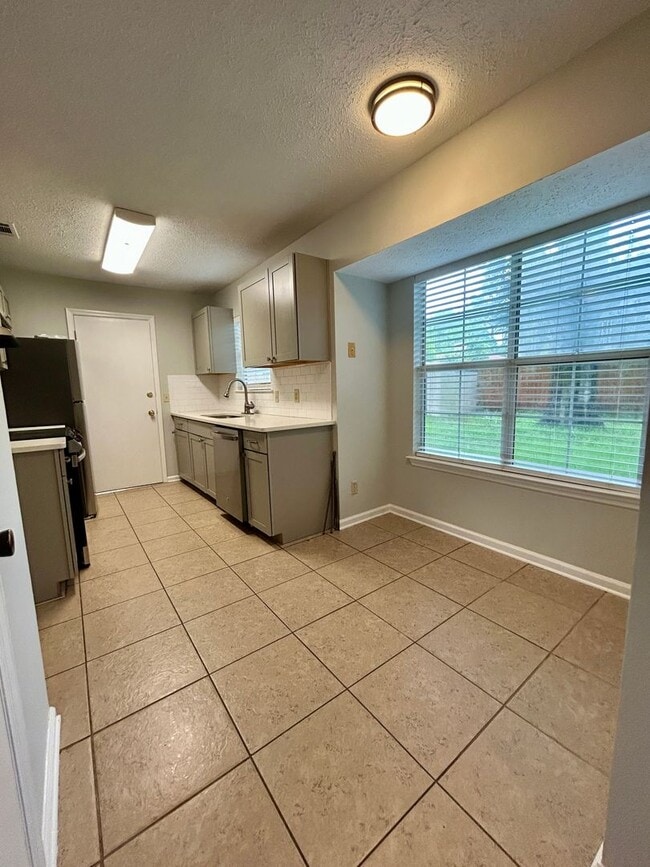Photo - Newly Remodeled 3 Bedroom, 2 bath home with bonus room in Coffee Bluff Area.