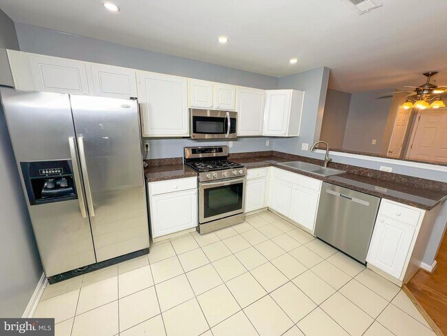 Photo - 1632 Briarview Ct