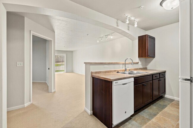 Photo - Broadway Commons LLC