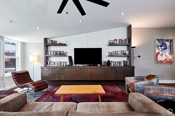 Building Photo - 647 Boylston St Unit PH3C Rental