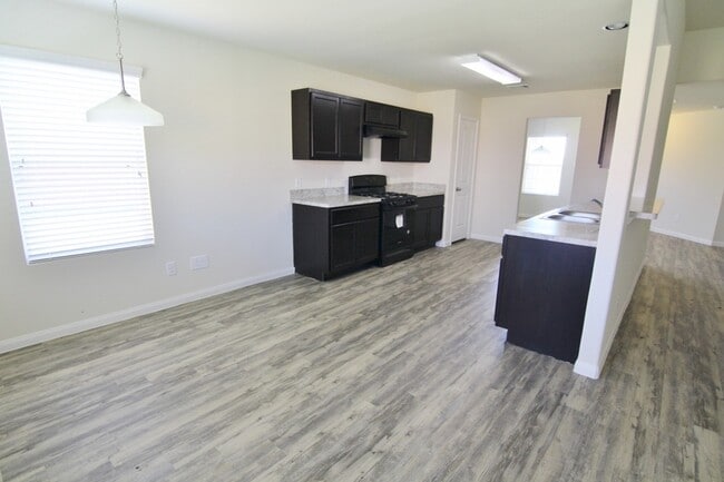 Photo - 15 Lazy Swing Ct