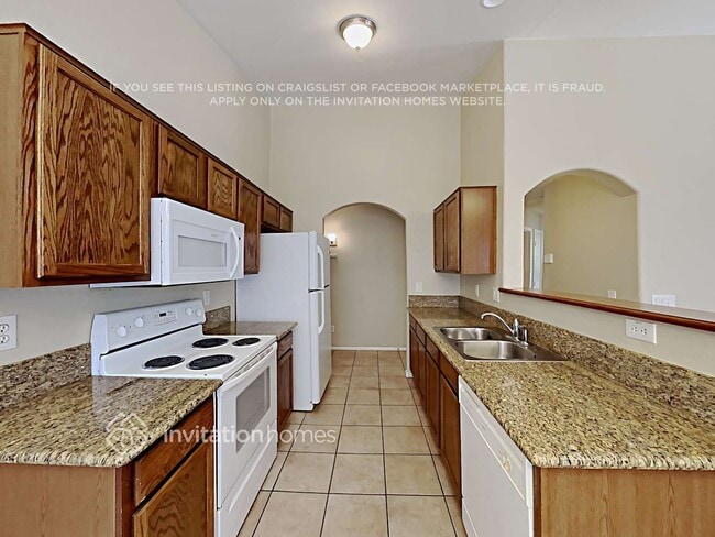 Photo - 16661 W Latham St