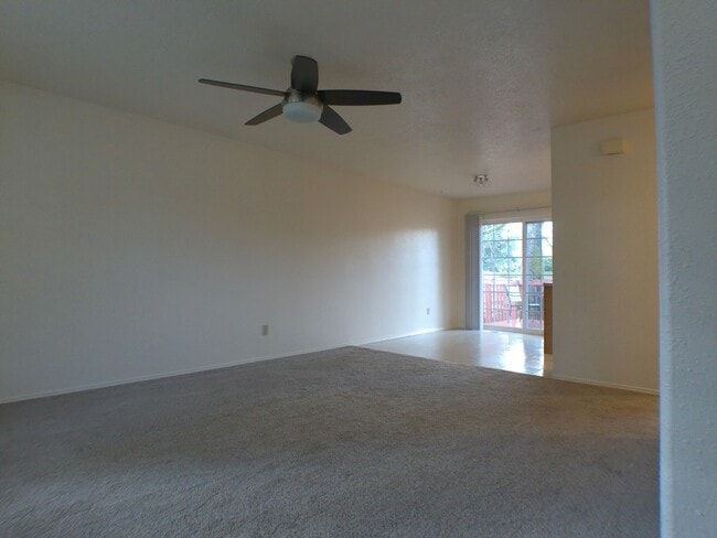 Photo - 775-KE775 17th St NE