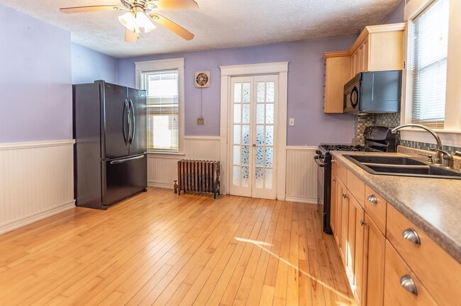 Photo - 204 Alsace St