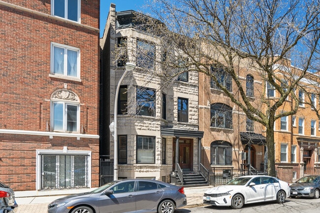 Building Photo - 3508 N Sheffield Ave Unit 1