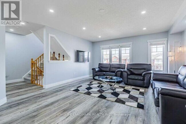 Photo - 3055 Highvalley Rd