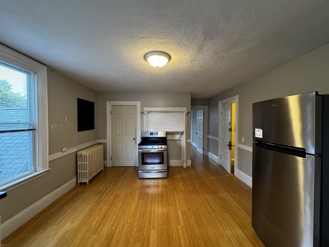 Building Photo - 16 Cutter St Unit 2R