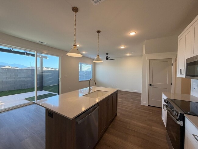 Photo - 622 Hemsworth Ln