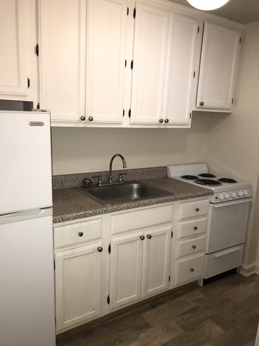 Woodside Court Apartments
