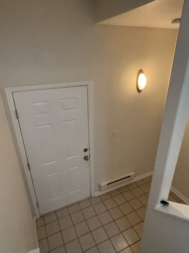 Photo - Spacious 2 Bed, 2 Bath Condo Unit 1