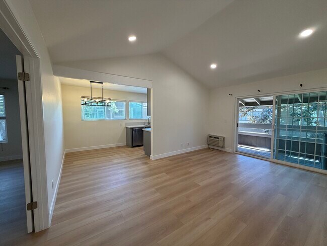 170 Streamwood Unit 1-Bedroom