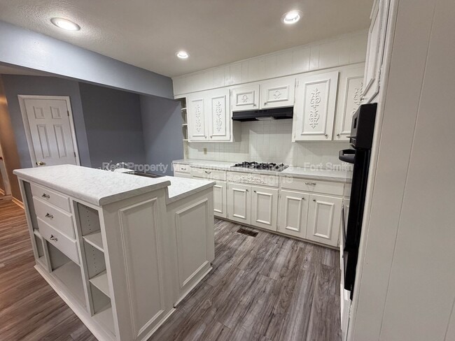 Photo - 1901 S 72nd St