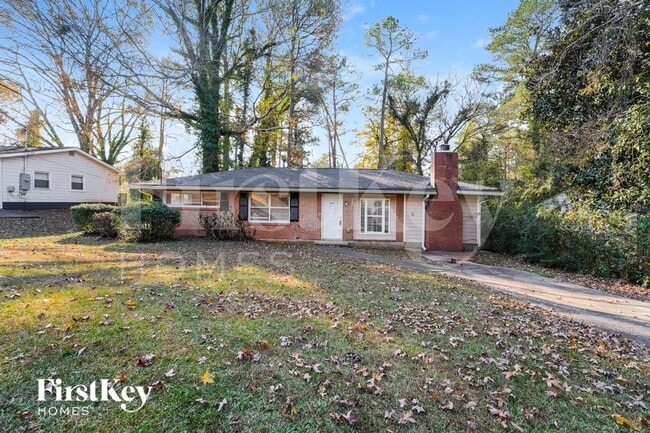 Building Photo - 3425 Pinehill Dr