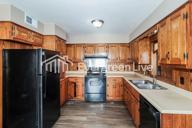 Photo - 5597 Forsyth Dr