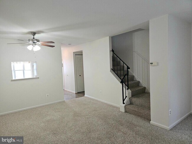 Photo - 8564 Southlawn Ct