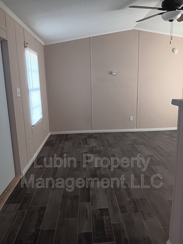 Photo - 72 Christopher Cir