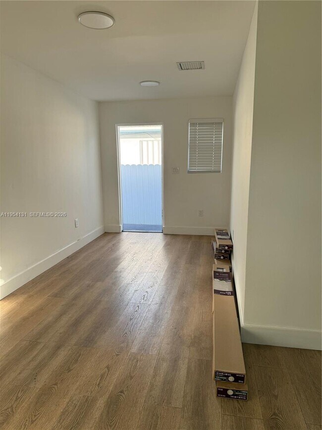 Photo - 2180 NW 59th St Unidad 2