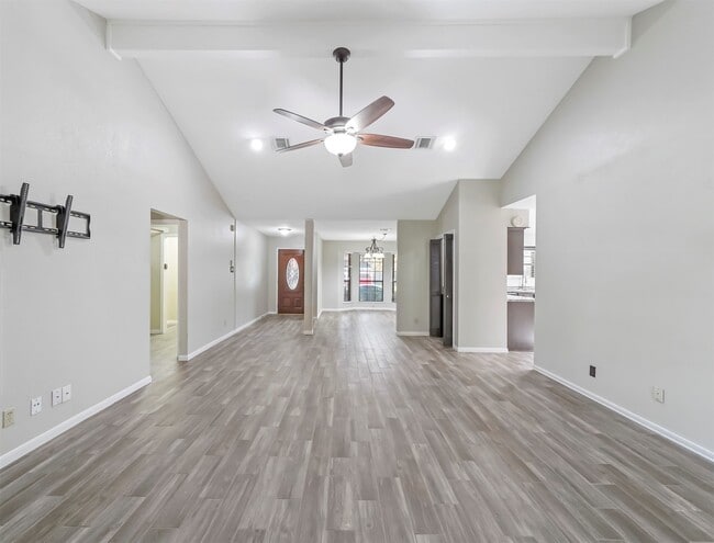 Photo - 2304 Colleen Dr